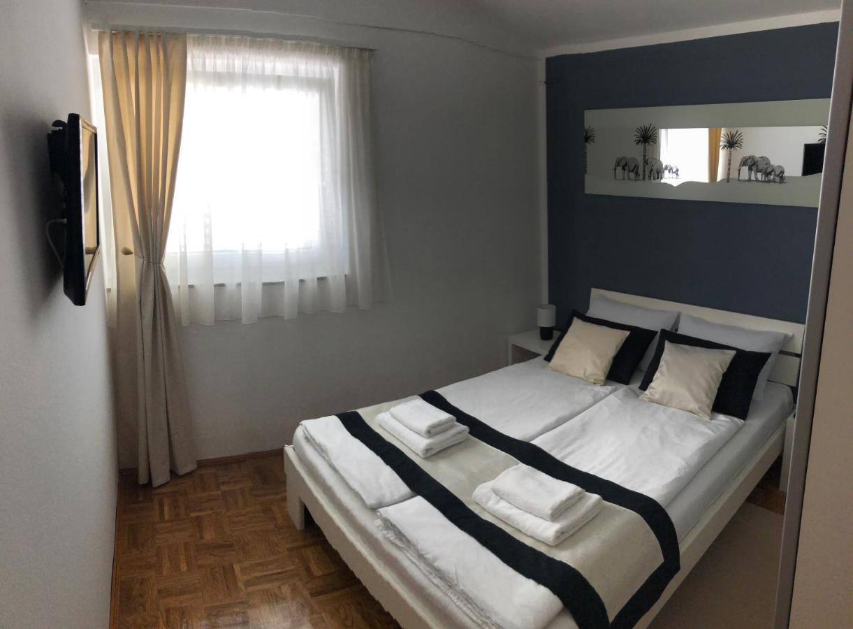 Apartments Loncar-Near Zrce Beach 노바야 외부 사진