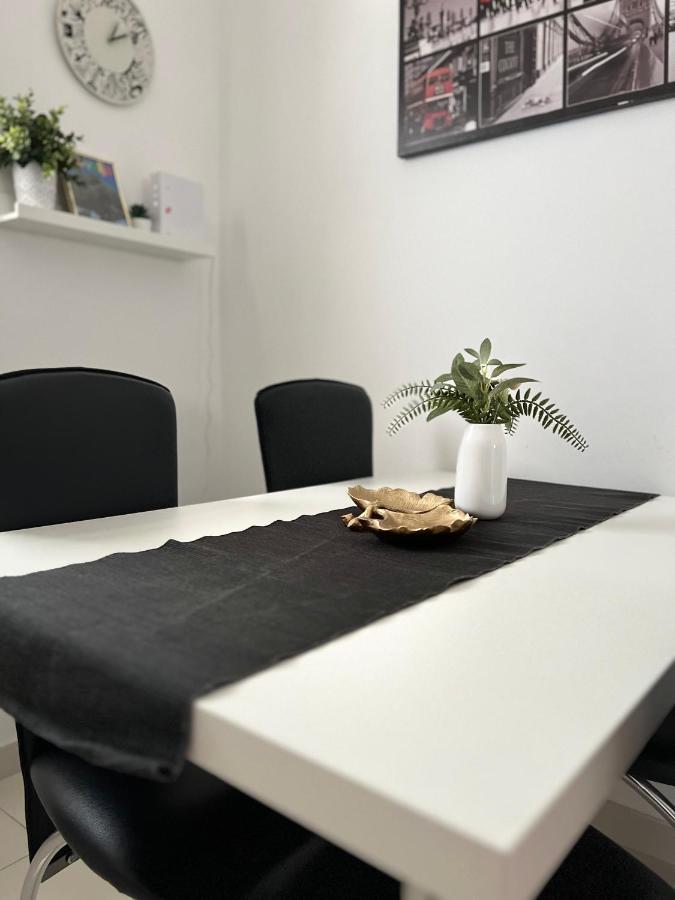 Apartments Loncar-Near Zrce Beach 노바야 외부 사진