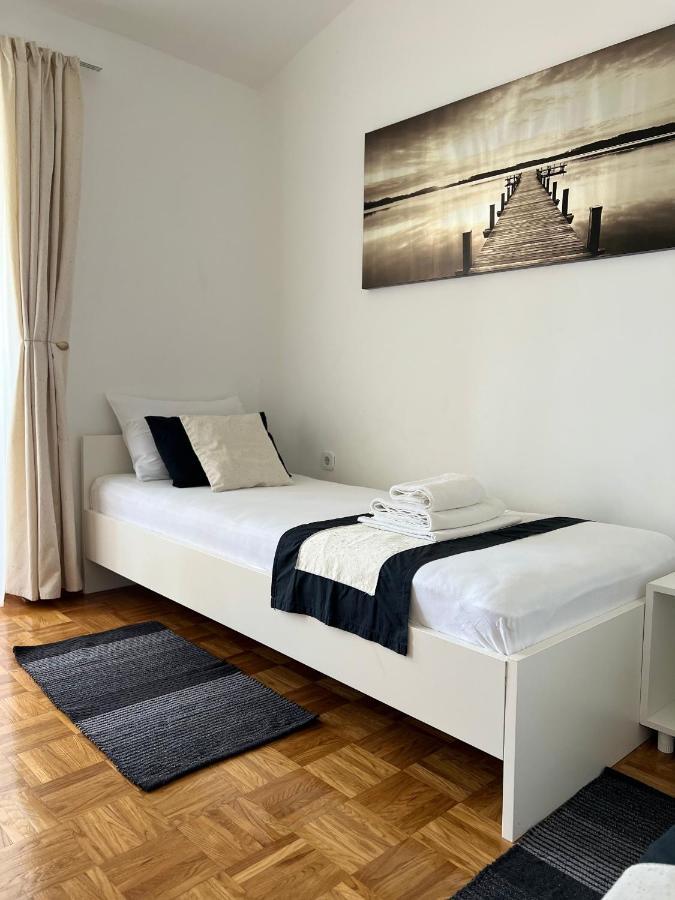 Apartments Loncar-Near Zrce Beach 노바야 외부 사진