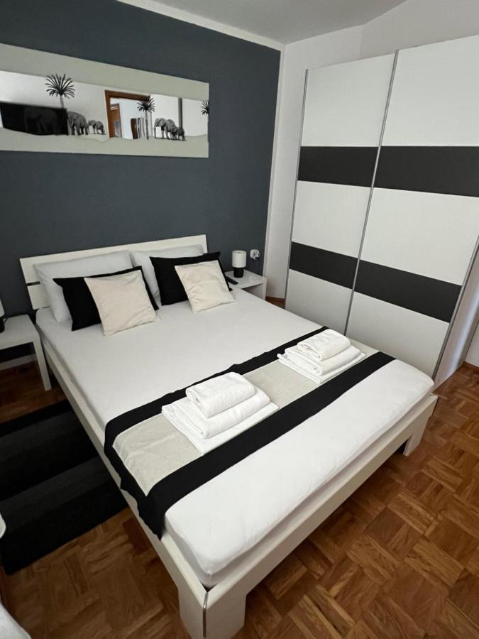 Apartments Loncar-Near Zrce Beach 노바야 외부 사진